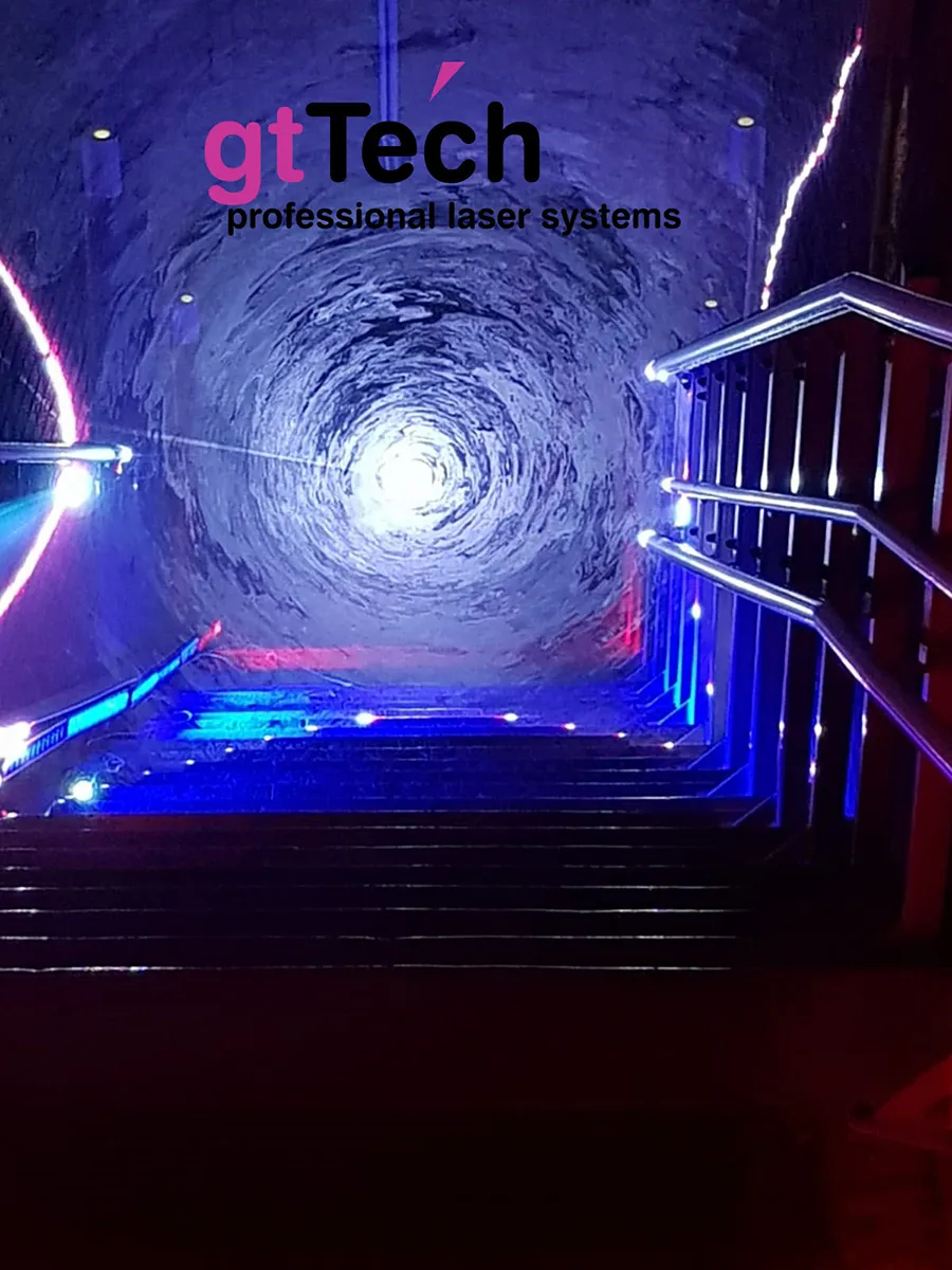 Lasertunnel - erstellt mit Pangolin QuickShow - ausgegeben mit GT-TECH Club-F Laser